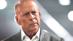 Последние твиты от bruce willis (@bruceywillis). How Bruce Willis Ended Up Stuck In Quarantine With His Ex Wife Demi Moore