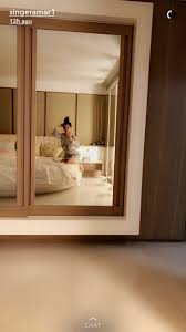 فخامة غرفة نوم قمر وتصو ر نفسها بالصورة المدينة نيوز