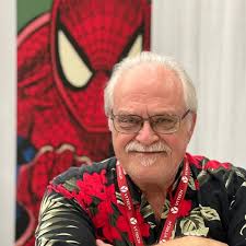 tbt to that time Stan ran into Nicolas Cage at San Diego Comic Con years  ago and a mini photoshoot ensued. Raise your hand if you would have liked  to have heard