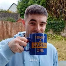 Damien Judd's Instagram, Twitter & Facebook