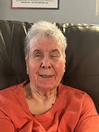 Between horses,hairdos and humidity our residents enjoy being pampered and  visiting with Vada the horse.￼Thank you Kiah and Kristen