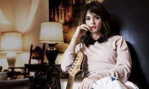 Per niente stanca è il primo album raccolta ufficiale della cantante carmen consoli, pubblicato il 16 novembre 2010. Carmen Consoli E Non Sembra Per Niente Stanca Xl Repubblica