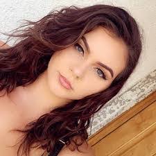 Michelle Houlihan's Instagram, Twitter & Facebook