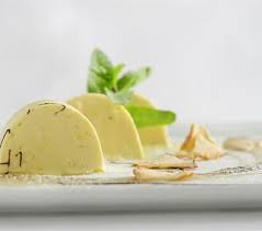 Vanilleparfait Mit Apfel Karamell Sauce Jetzt Rezept Entdecken Rezept Karamell Sauce Rezepte Lebensmittel Essen