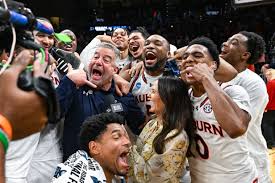 Kim Caldwell thanks husband, family for support as son attends first Lady  Vols game at Sweet 16 - Yahoo Sports