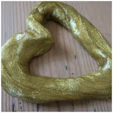 Das schimmrige blau wird in deiner warmen hand zu einem schönen weiß und lässt die wolken in. Intelligente Knete Eine Entspannende Beschaftigung Mit Kids