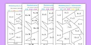 Nauczycielka rozrzuca liście w sześciu kolorach. Kolorowanki Mnozenie Przez 2 5 I 10 Teacher Made