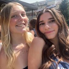 Bella Morris (@bella......m)