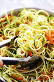 Larger zucchini are easier to spiralize and will yield more noodles. Carrot And Zucchini Noodles In Light Alfredo Sauce Diethood