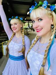Excited for the first day of the San Antonio Highland Games in TEXAS!  ⭐️🤘🏻⭐️🤘🏻 Harp Twins ft. Volfgang Twins Show Times: SATURDAY: 12pm and  4:30pm (Main Pavilion) SUNDAY: 12:30pm and 3:30pm (Main