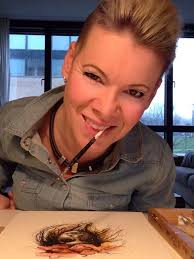 Mød naboen: Malerkunst med mund og fod