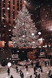 Christmas lights aesthettuc christmas aesthetic xmas. Pin Heatherdelamorton Christmas Lights Wallpaper Christmas Wallpaper Wallpaper Iphone Christmas