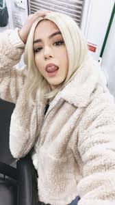 Natasha Baxter's Instagram, Twitter & Facebook