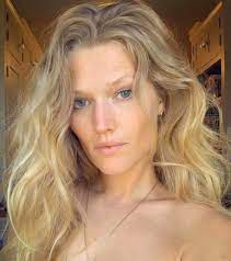 Thanx for the new thread. Toni Garrn Facebook
