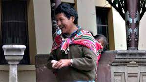 Desfiles y fuegos artificiales bailes y comidas tradicionales juegos deportivos. Dia Del Padre En Bolivia