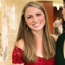 Elizabeth Halper's Instagram, Twitter & Facebook