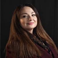 Laura Signore's Instagram, Twitter & Facebook