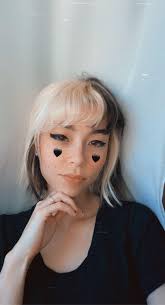 This is why moms should wear makeups**