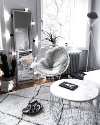 Room Decor Shades of slate compliment almost any interior motif, from uptown studio to stormy cape cod lodging, and any thoughtful addition of color is twice as likely to strike a particularly dramatic chord.