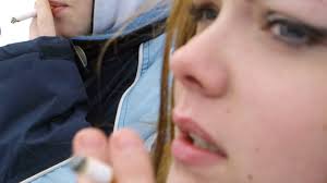 Doctors 'should interact with kids and their families about smoking,'  Canadian task force says