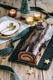 Buche Roulee Au Chocolat Biscuit Japonais Et Ganache Montee Chocolat Recette Dessert Noel Roule Au Chocolat
