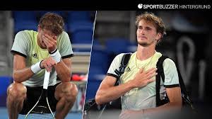 Der griechische tennisprofi hat nach dem verlorenen endspiel bei den french open mitgeteilt, dass seine großmutter kurz vor dem finale am sonntag gestorben ist. Qw7y6likdnj20m