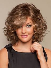 25 Perfect Hairstyles for Round Face Shape Female