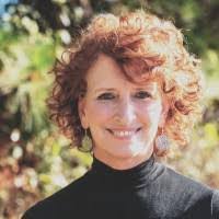 Kellie Biggs's Instagram, Twitter & Facebook