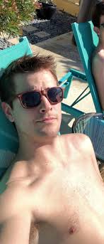 looking to make friends for this summer 🏞️