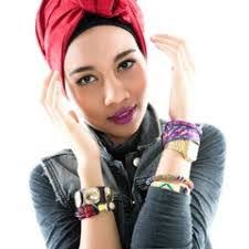 Mae Crook's Instagram, Twitter & Facebook