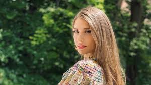 Ihr sohn denkt ganz offenbar, sie sei seine großmutter. Deshalb Moderiert Cathy Hummels Kampf Der Realitystars Promiflash De