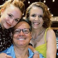 Gilberto Elias's Instagram, Twitter & Facebook