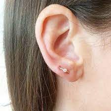 Maria Tash On Instagram Simple And Sophisticated In The Scalloped Set Diamond Ring Pierced By Todddipopolo 3 Mo Earings Piercings Diamond Diamond Ring
