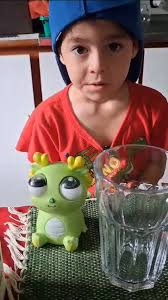 Verlo preparar su propio batido me recuerda, que el cuidado empieza en lo  simple 💛, Elegir nutrientes que acompañen su crecimiento,, su  concentración y su energía diaria, es una forma de decir “te ...