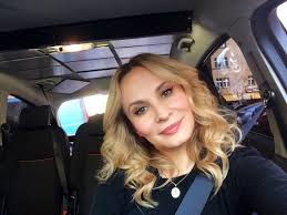Září 1976 v benešově u prahy. Monika Absolonova Dubna 2014