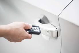 Here S Why You Should Probably Wrap Your Car Keys In Tin Foil Iflscience Car Key Fob Car Keys Wrap Your Car