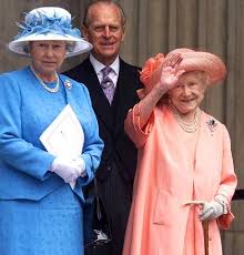 The latest tweets from queen mum (@queenmumfashion). Konigliche Geburtstagstorte Gin Fur Queen Mum Der Spiegel