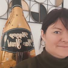 🎁🍻JEU CONCOURS FINIT !!🍻🎁 LOT A GAGNER : UN CALENDRIER DE L'AVENT Pour  participer c'est très simple il suffit juste : • D'aimer ma page et la page  de Charlemagne boissons ➡️