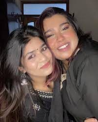 Here's to the best Diwali and Kali Puja ever ❤️🙏🏻 . . . . #diwali  #kalipujo #diwalilook #friendshipgoals