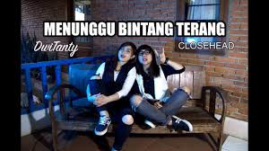 Ia menyerahkan diri setelah aksi penjambretan yang dilakukannya viral di media sosial. Menunggu Bintang Terang Closehead Chords Chordify