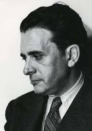 Ana Muller dona trece fotos de su padre al Pueblu d'Asturies