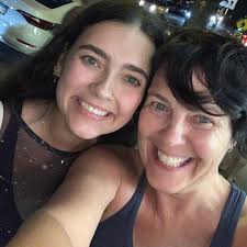 Robin Akin knows how to put meaning into words, and that's what makes her  new brand, Words to Live By, so powerful. Robin's got a sound that is equal  parts warm and