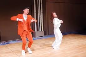 Twitter user @dhxminique posted a video of herself doing the dance, gaining over 17,000. Watch Newlyweds Vhong Tanya In Chicken Noodle Soup Dance Abs Cbn News