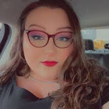 Any recommendations for a nail salon or artist that does more complicated  nail designs?