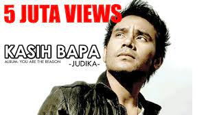 Pilih satu link dari 15 daftar dibawah untuk streaming video klip mp4 di metro musik, detail informasi dan kumpulan full album lagu terkait. Kasih Bapa Judika Official Lyrics Video Lagu Rohani Youtube