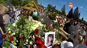 Об этом он якобы узнал от своего приятеля это не единственная странность, которая происходит на месте захоронения жанны фриске. Mogila Pevicy Zhanny Friske Utonula V Cvetah