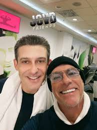 👥 #JCVD™ new friends from allover the world!