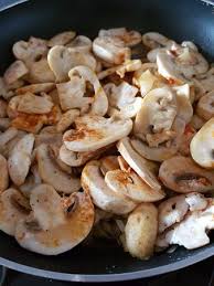 Uberbackenes Champignon Rahm Hahnchen Bella Cooks And Travels Hahnchenfilet Rezepte Huhnchenrezepte Gerichte Mit Champignons