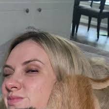 Heidi Sills's Instagram, Twitter & Facebook