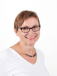 Lisa Langhans's Instagram, Twitter & Facebook